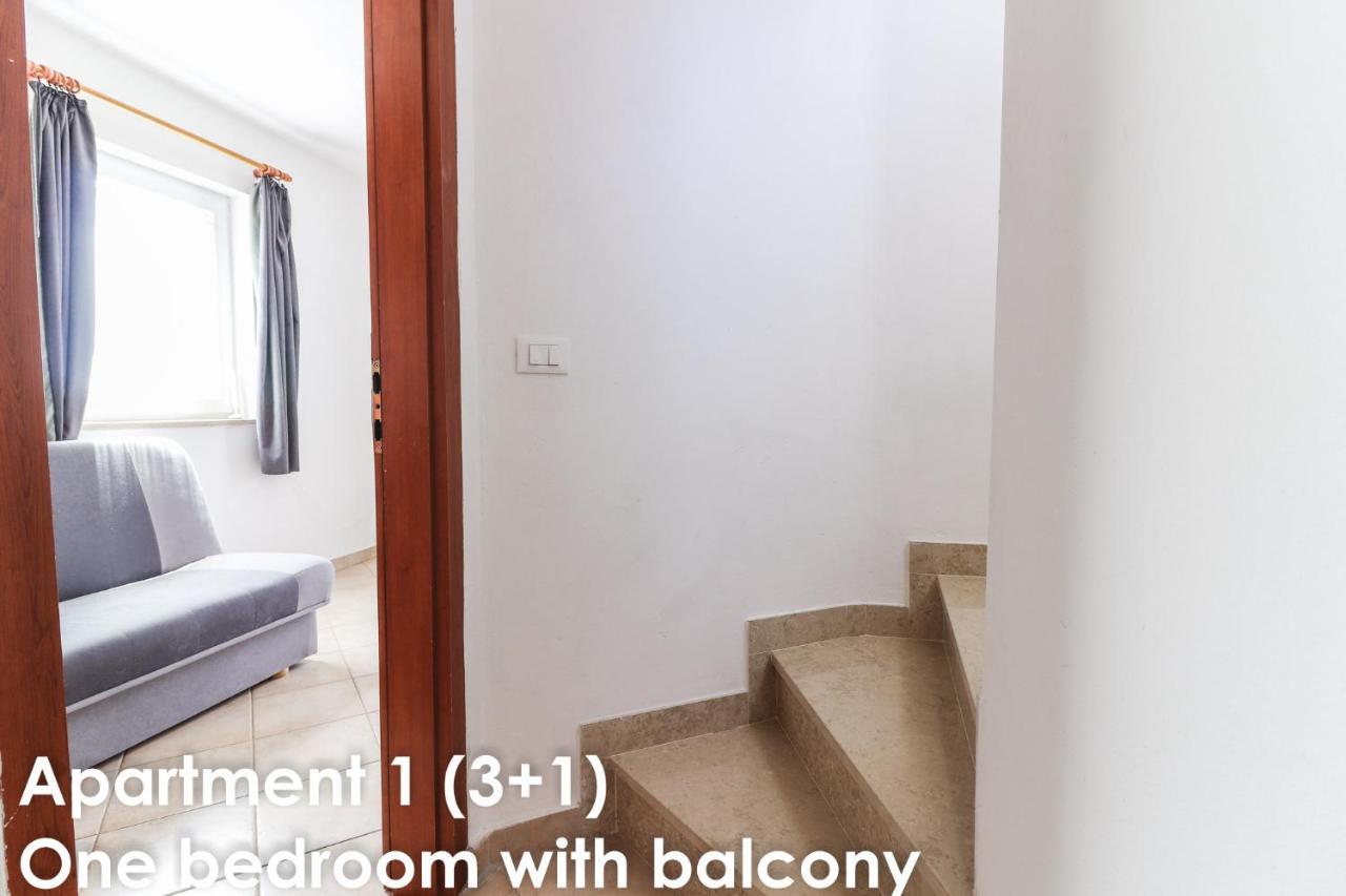 Sunshine Apartments Funtana With Balcony And Sea View エクステリア 写真