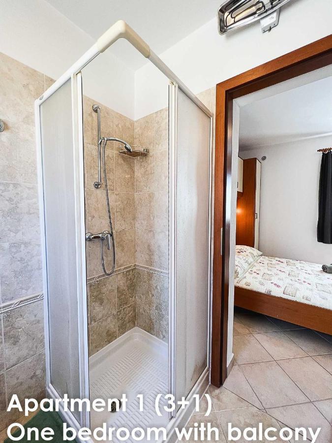 Sunshine Apartments Funtana With Balcony And Sea View エクステリア 写真