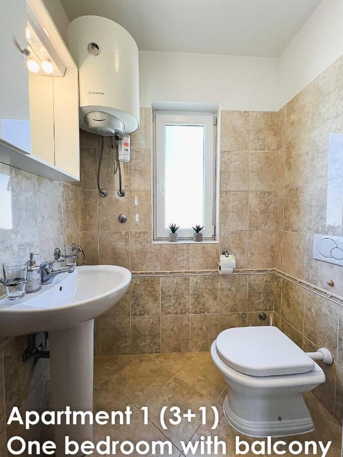 Sunshine Apartments Funtana With Balcony And Sea View エクステリア 写真