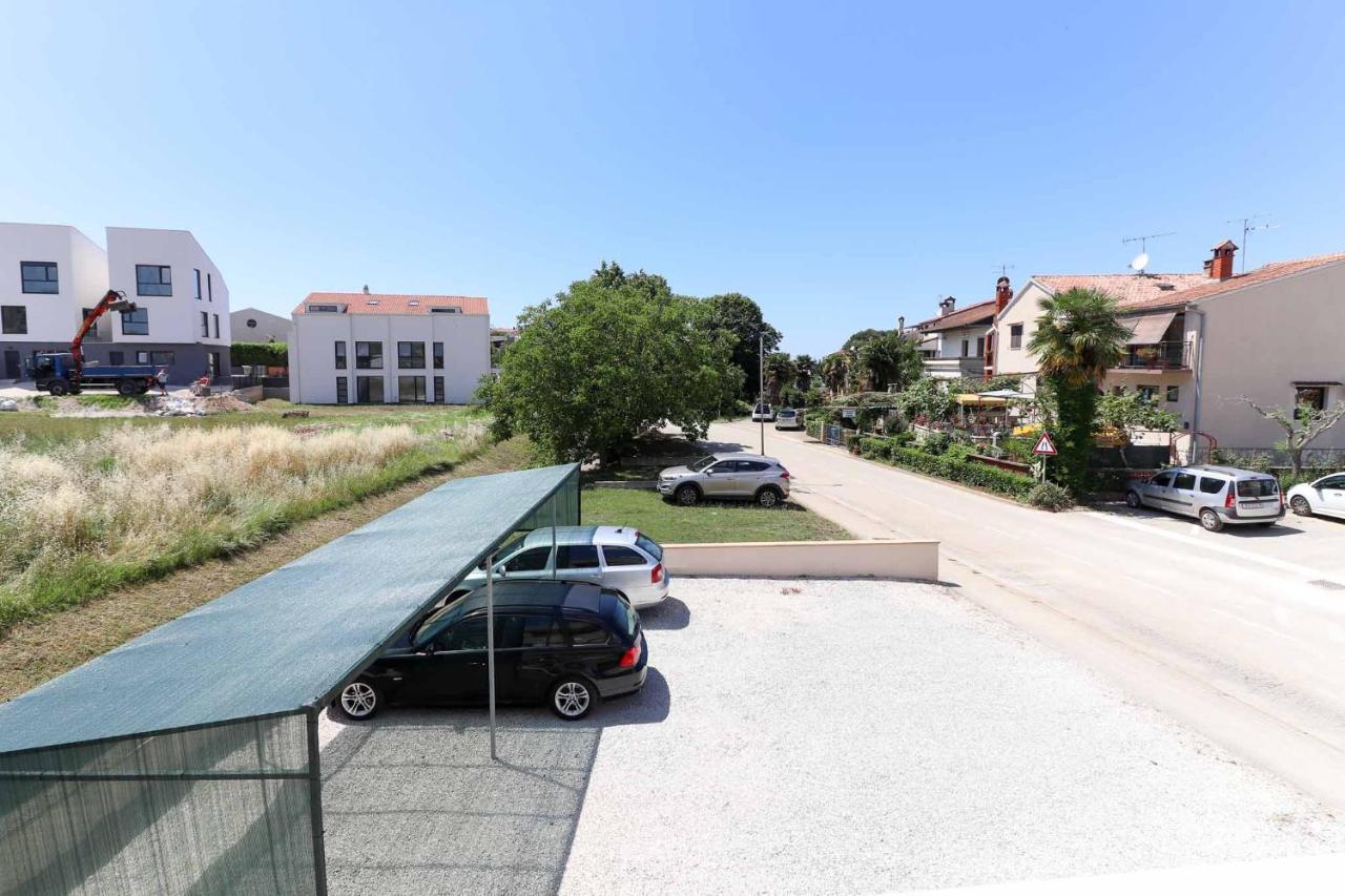 Sunshine Apartments Funtana With Balcony And Sea View エクステリア 写真