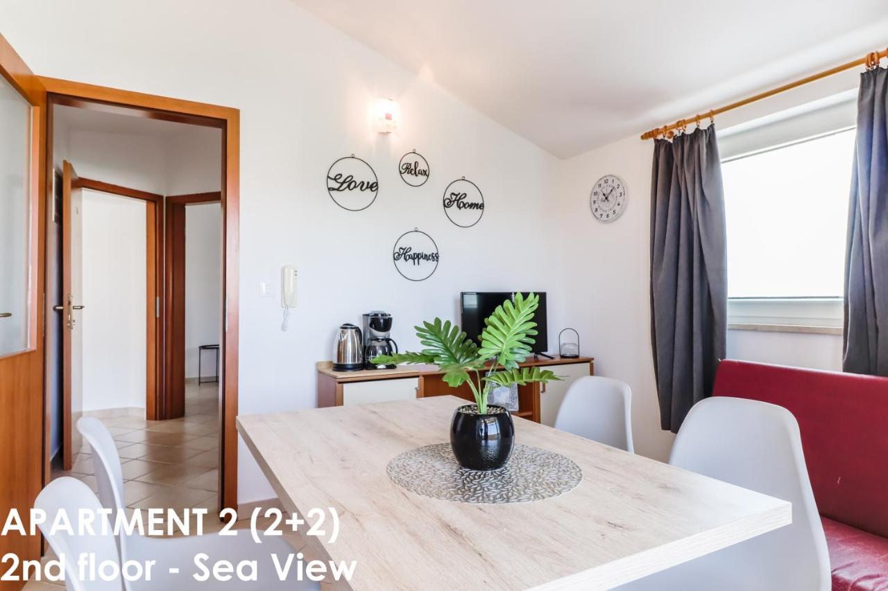 Sunshine Apartments Funtana With Balcony And Sea View エクステリア 写真