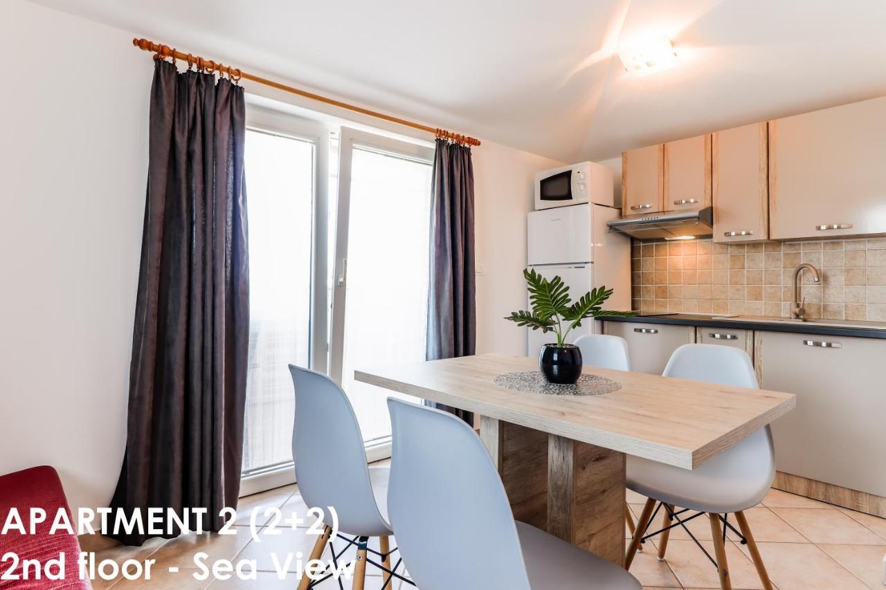 Sunshine Apartments Funtana With Balcony And Sea View エクステリア 写真