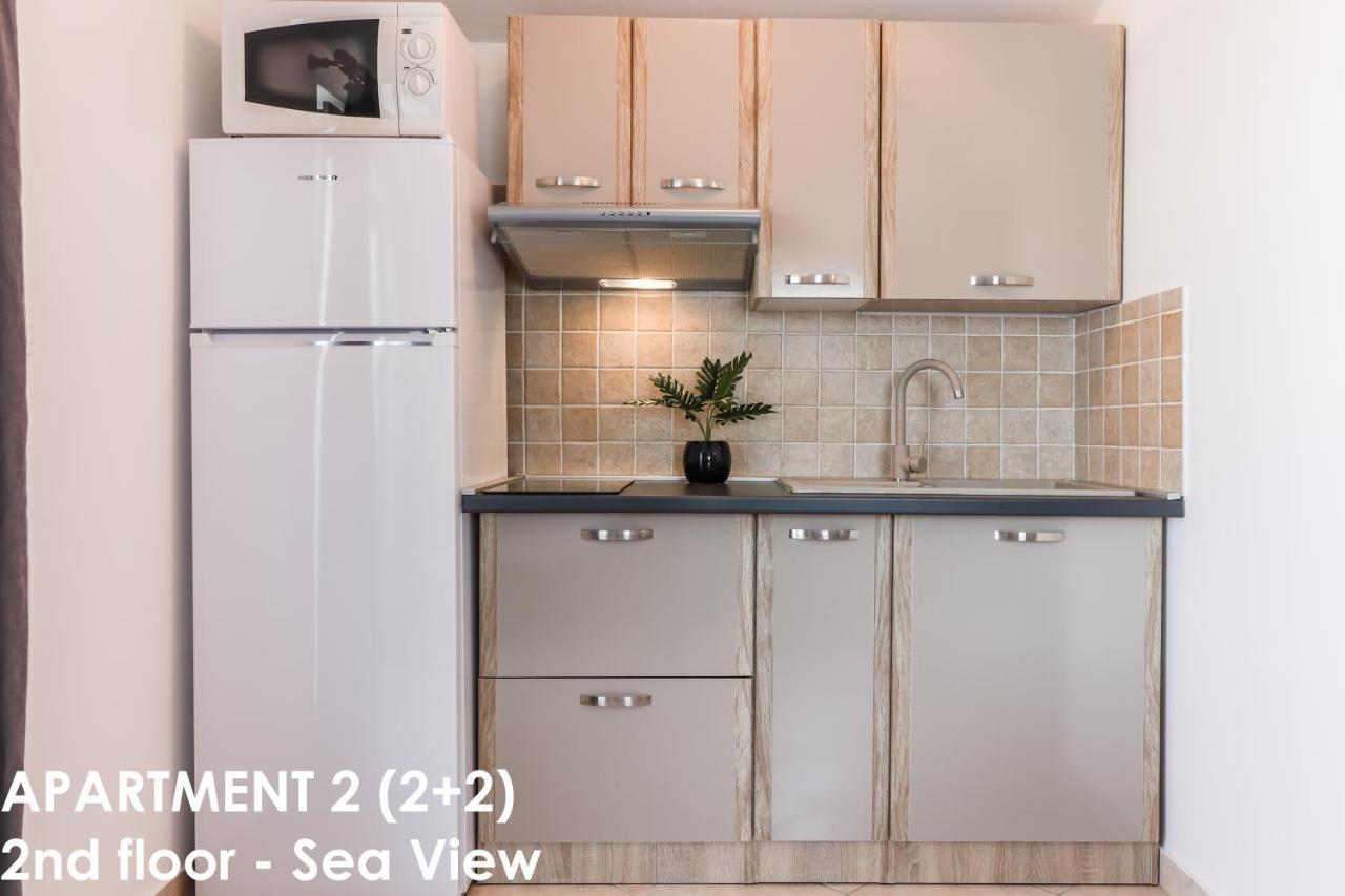 Sunshine Apartments Funtana With Balcony And Sea View エクステリア 写真