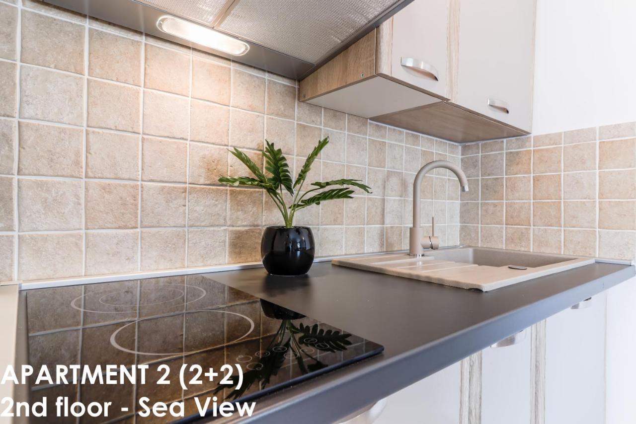 Sunshine Apartments Funtana With Balcony And Sea View エクステリア 写真