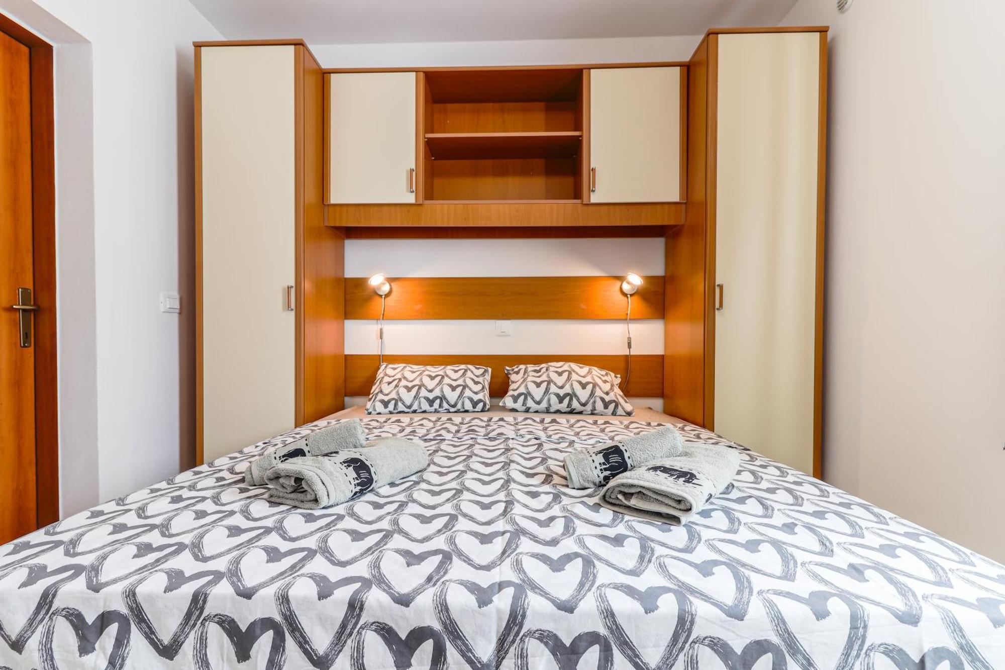 Sunshine Apartments Funtana With Balcony And Sea View エクステリア 写真