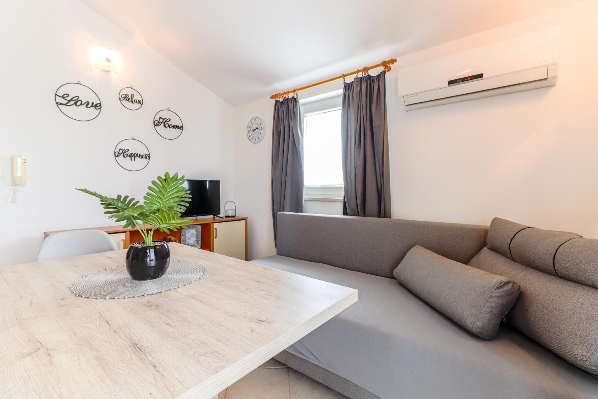 Sunshine Apartments Funtana With Balcony And Sea View エクステリア 写真