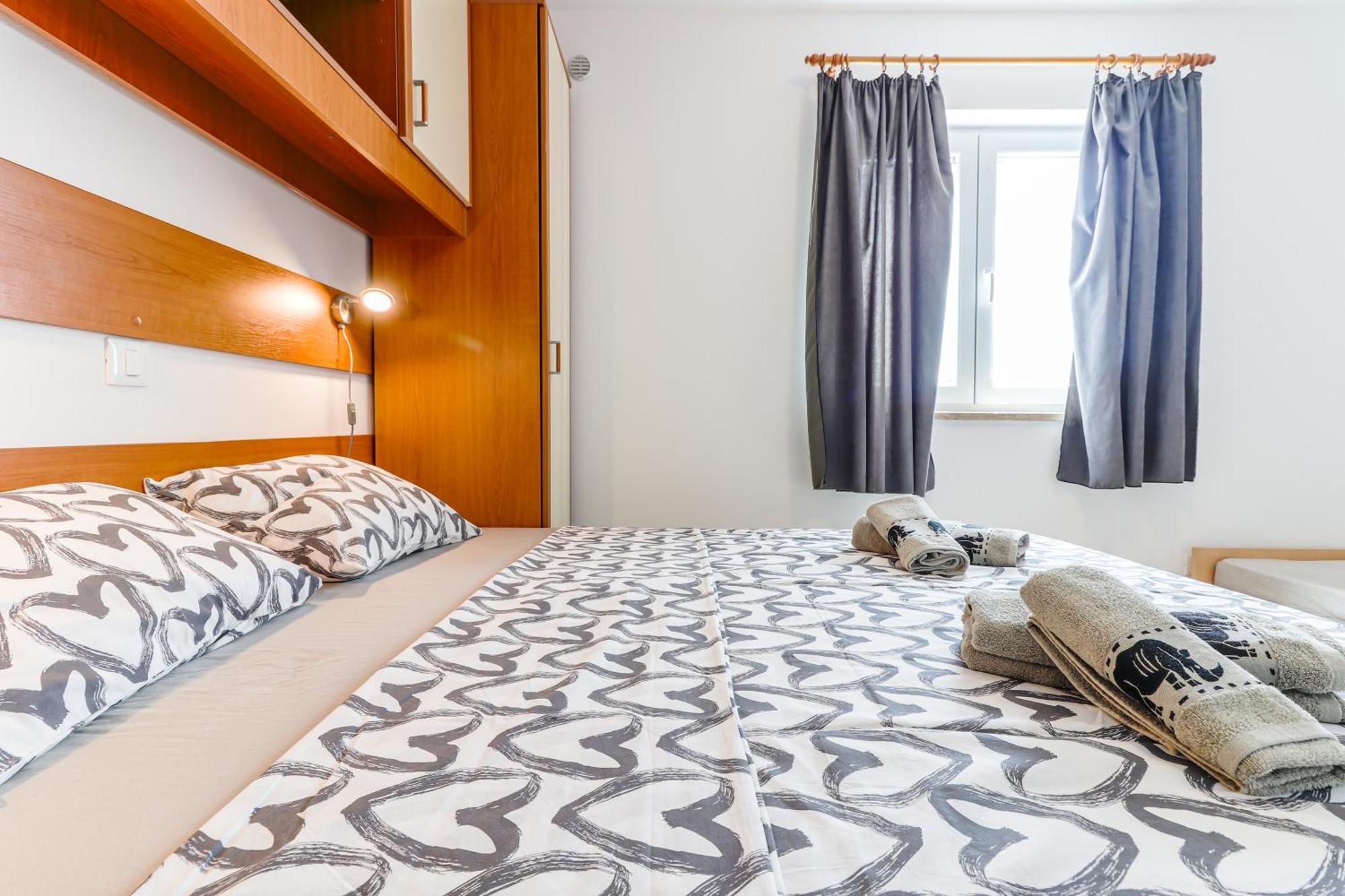 Sunshine Apartments Funtana With Balcony And Sea View エクステリア 写真